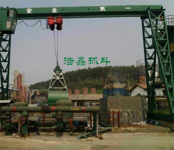 門式起重機_龍門吊抓斗