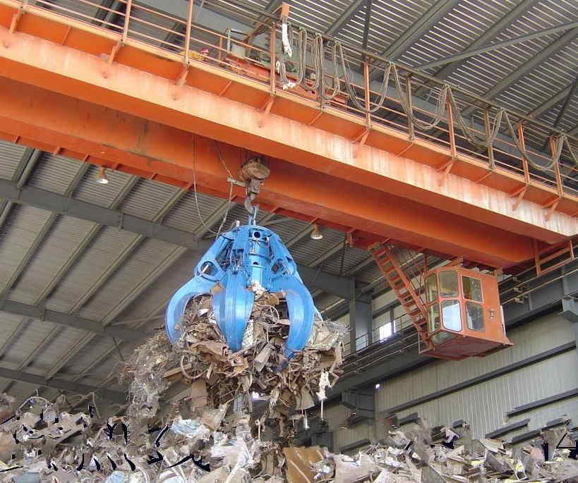 廢鋼抓斗在廢鋼處理廠作業(yè)中圖片 廢鋼抓斗在廢鋼處理廠作業(yè)中圖片