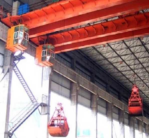 四繩抓斗作業(yè)現(xiàn)場