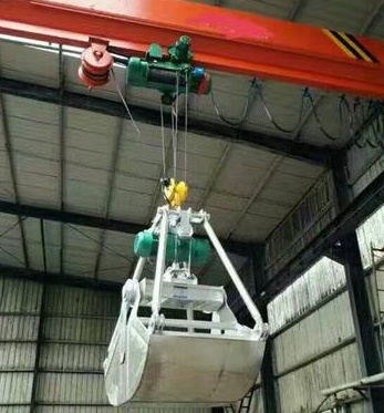 電動馬達抓斗作業(yè)現(xiàn)場圖片