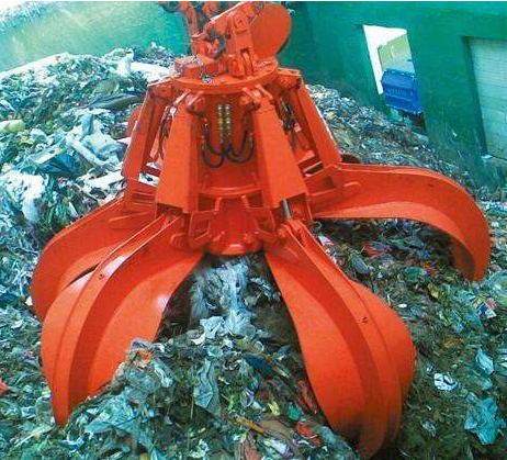 垃圾抓斗作業(yè)現(xiàn)場(chǎng)